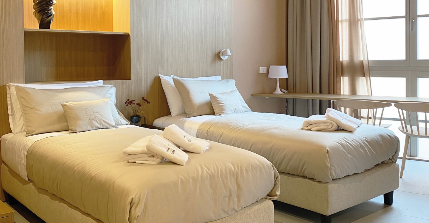 02-DELUXE_ROOM-03.jpg